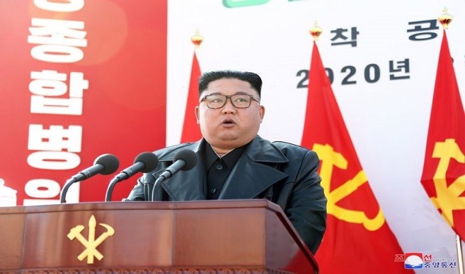 El líder norcoreano Kim Jong Un reaparece en público después de tres semanas